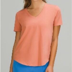 Lululemon Love V-Neck T-Shirt / Size 12